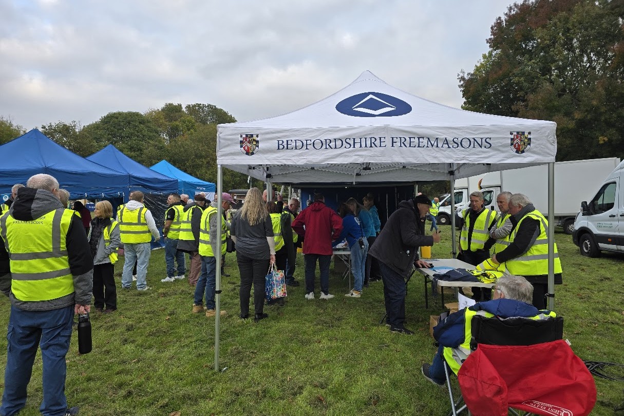 Bedfordshire Freemasons Support Sue Ryder “St John’s Hospice Starlight Hike